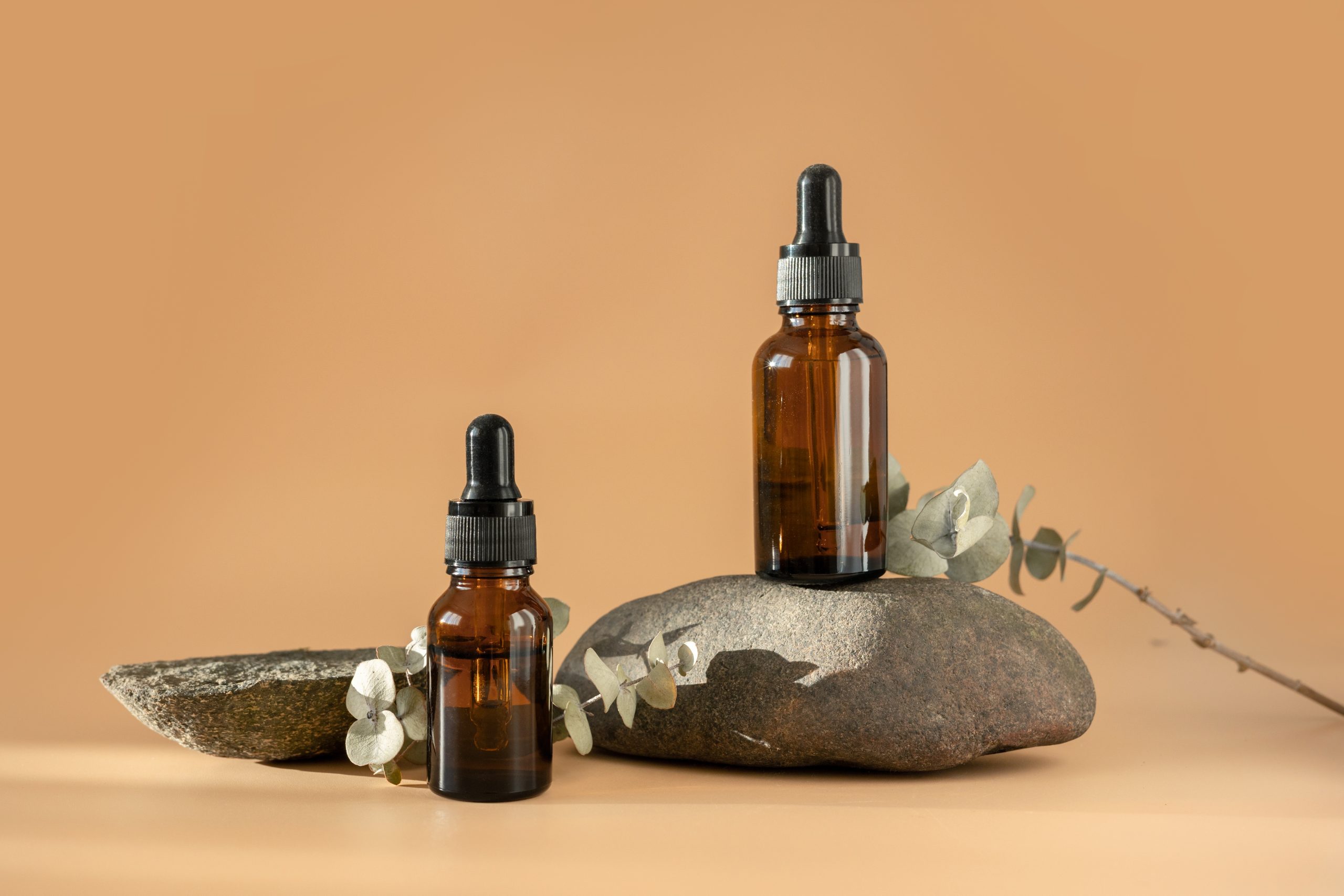 Glass,Dropper,Bottles,With,Cosmetic,Oil,,Essential,Or,Serum,And